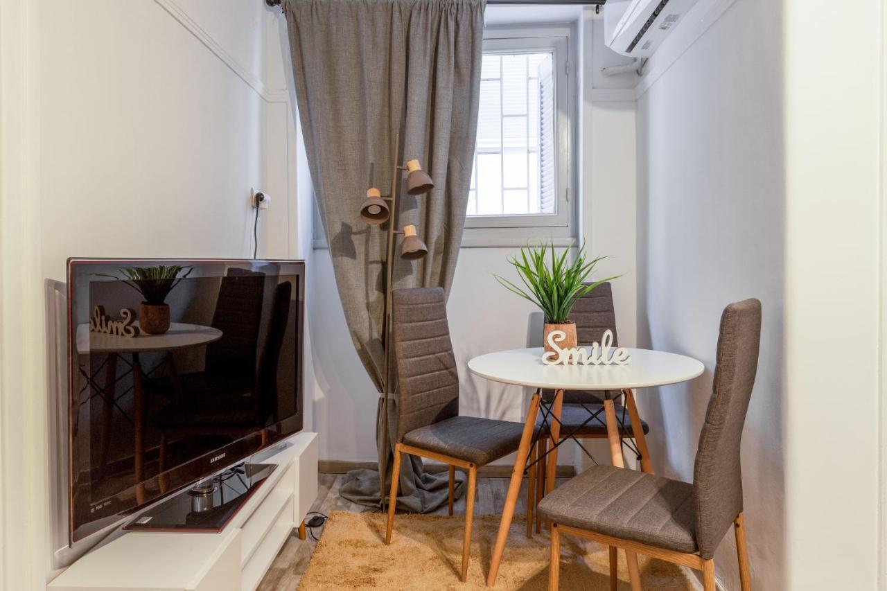 Central Apartment In The Heart Of Historic Center Atina Dış mekan fotoğraf